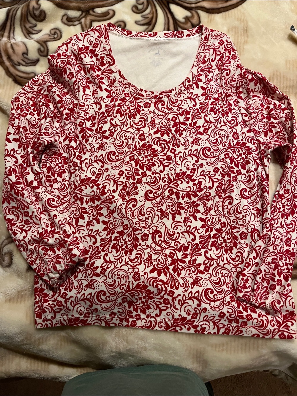 Women’s Red Floral Scroll Print Long-Sleeve Top